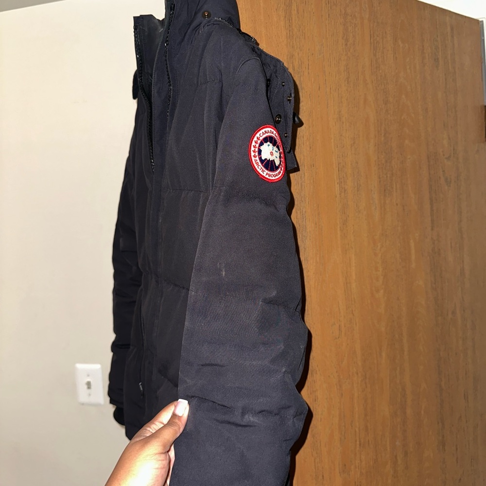 Selling my Canada Goose coat